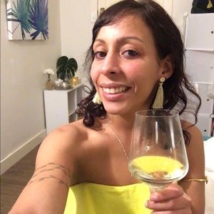 Meet your Posher, Yasmina